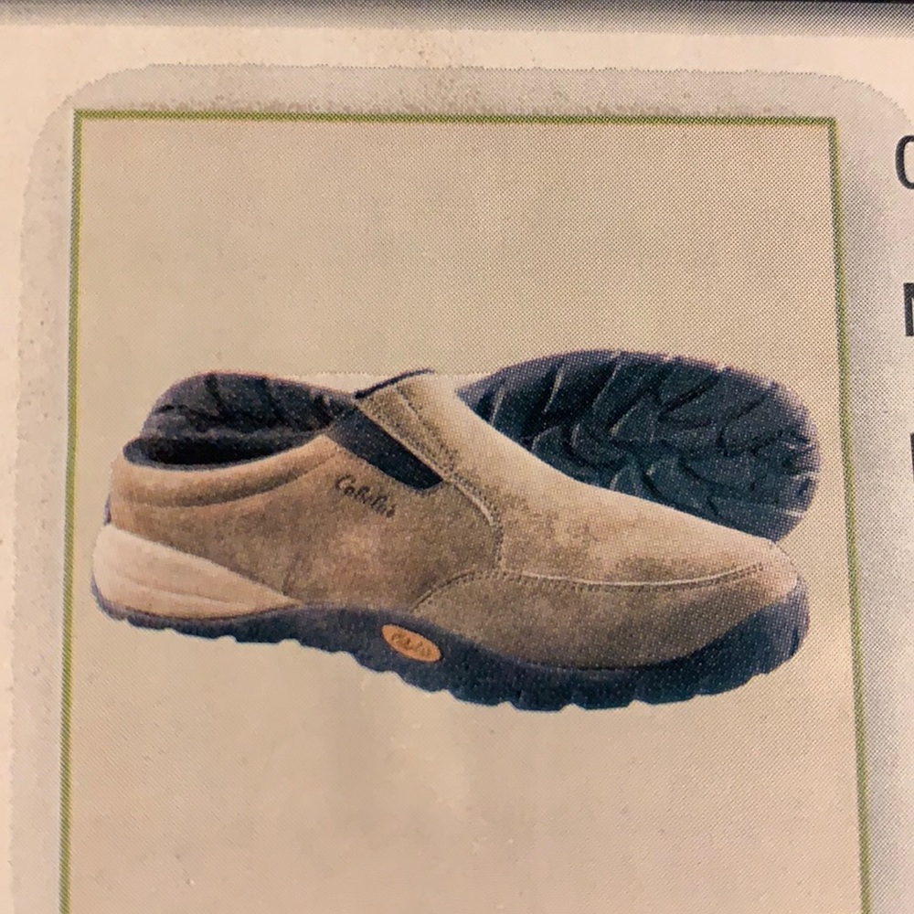BRAND NEW NIB Cabela’s taupe Suede sz 10M shoes